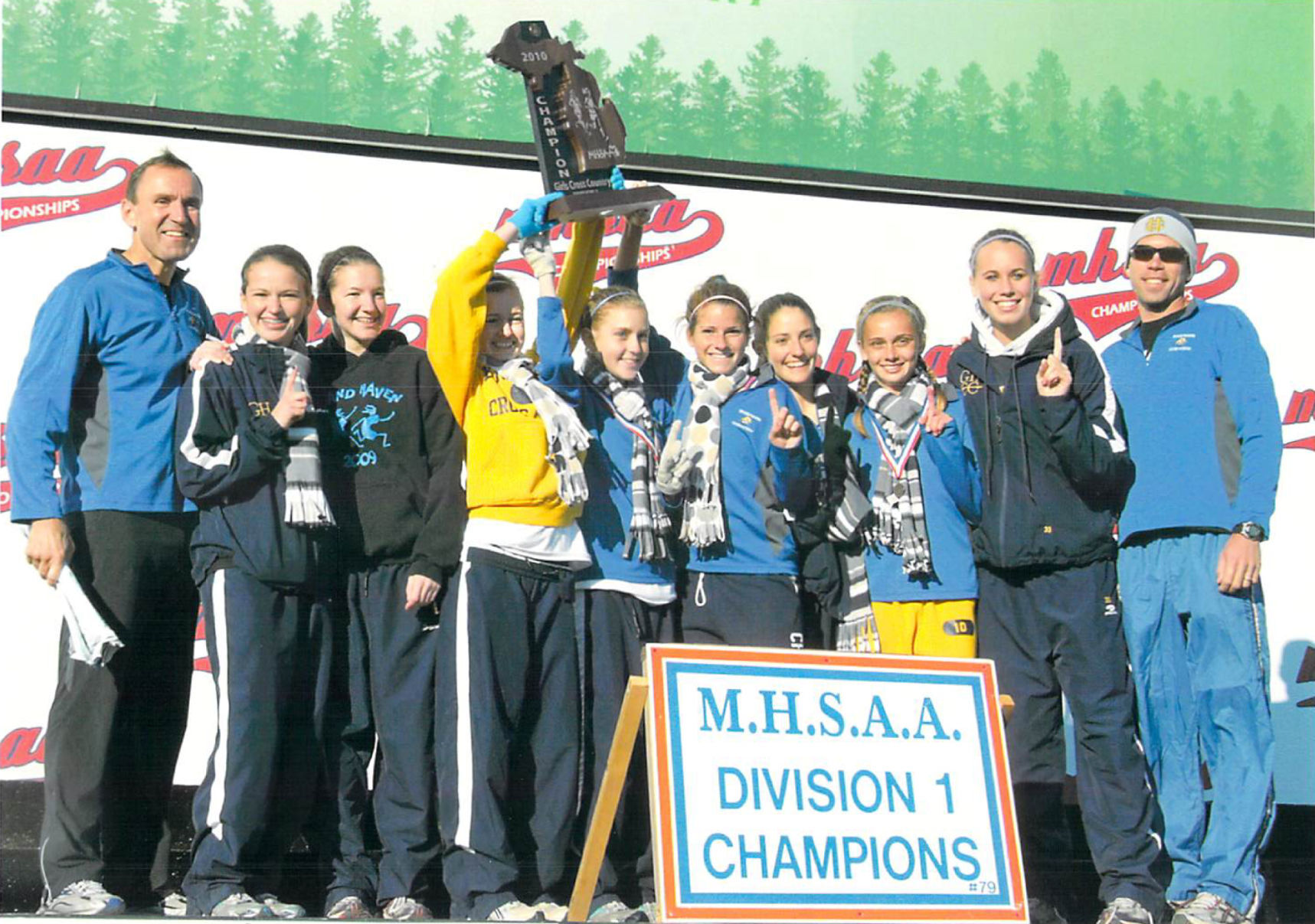 2010 Cross Country Team
